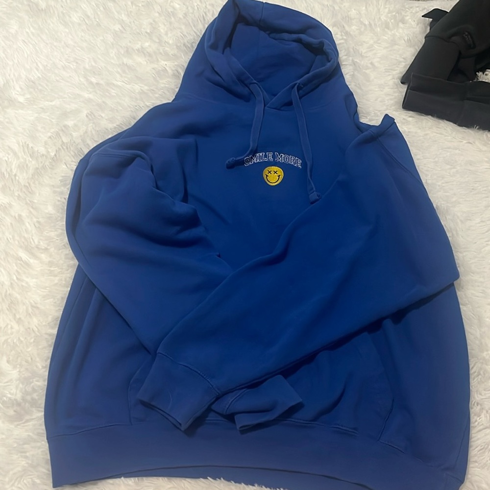 Smile more hoodie
